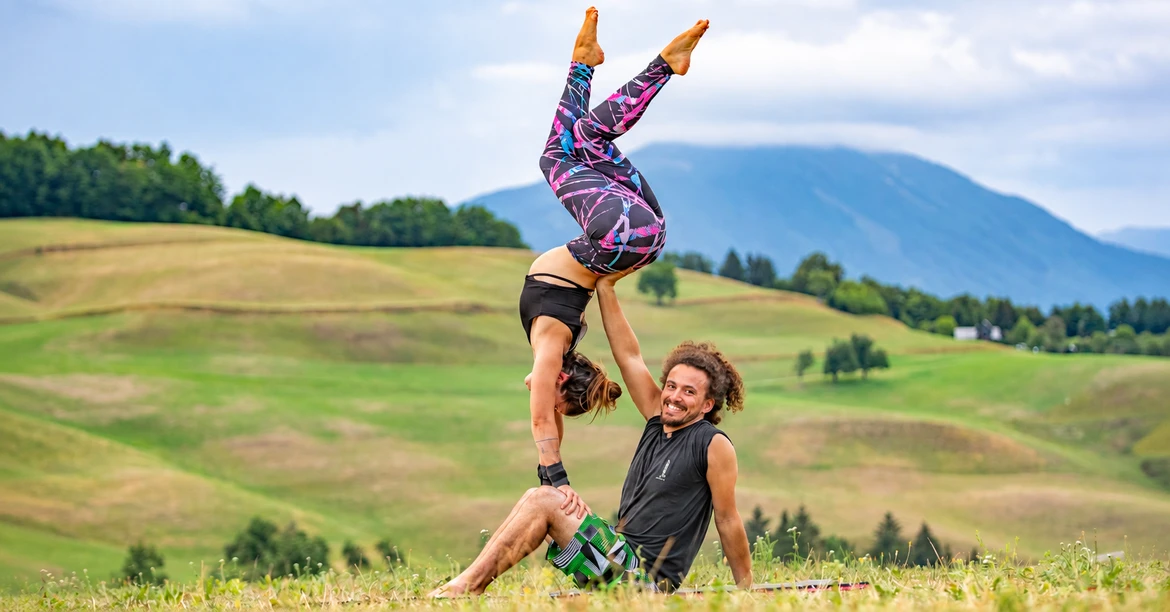 UrbanAcro Acroyoga - Acroyoga - Time to Flow (Copy)