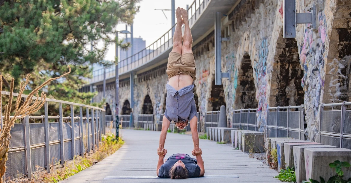 UrbanAcro Acroyoga - Solidify h2h variations