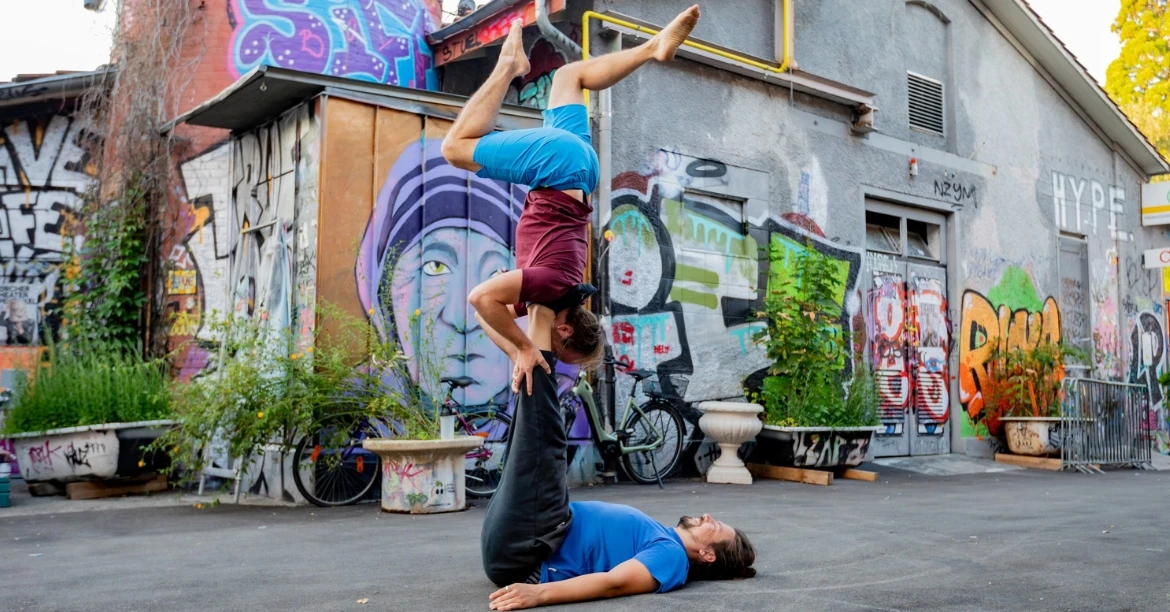Acroyoga Icarian by Fadri