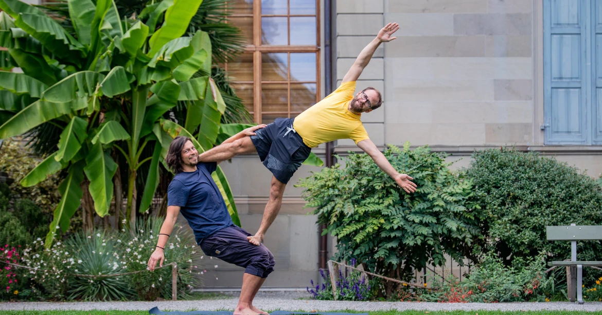 UrbanAcro Acroyoga - Intermediate Cycle November