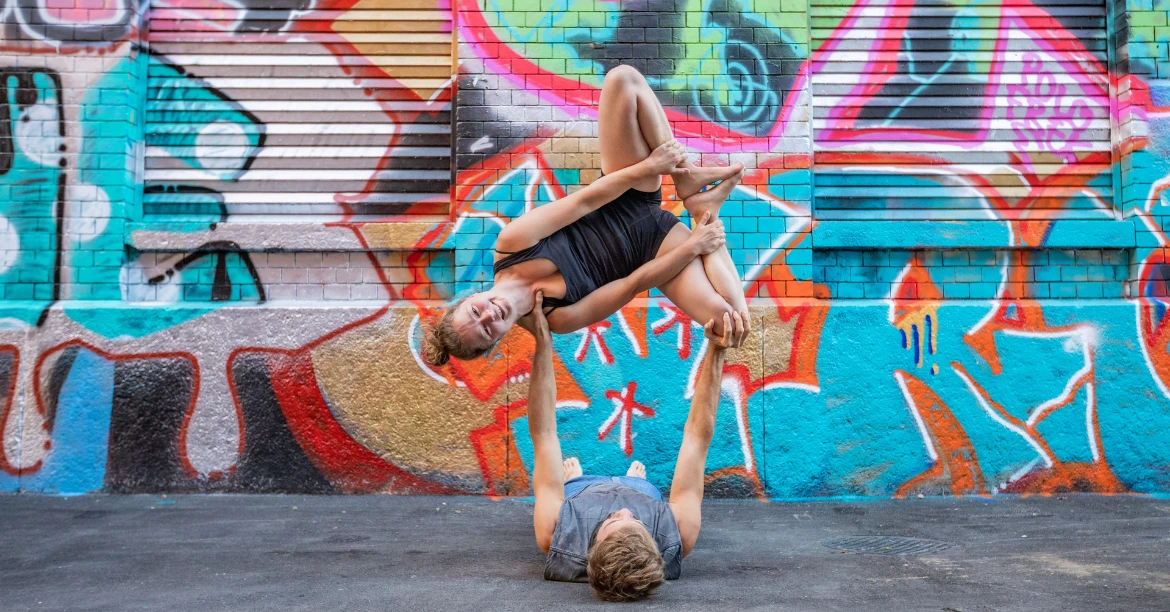 UrbanAcro Acroyoga - Acroyoga - The flying Squad