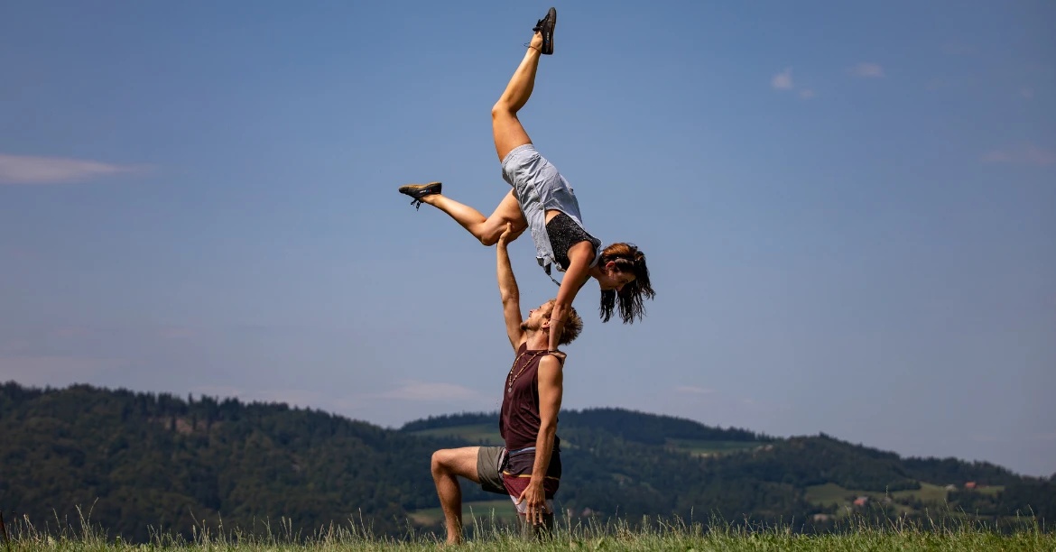 UrbanAcro Acroyoga - Acroyoga - Rock solid foundations