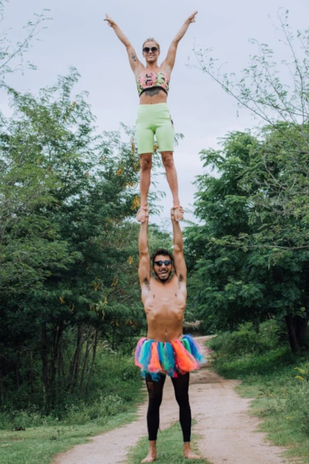 German and Jose are not only recognized for their level of skill but also for their creativity in the investigation of whips and icarian techniques, making them a source of inspiration in the acrobatic community.