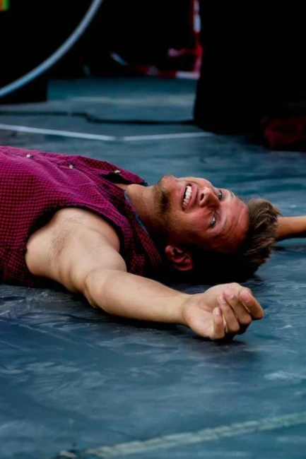 Tom, a pioneering circus artist, combines Dutch and Ukrainian acrobatics for a distinctive teaching style. Celebrated across Europe, his Bavarian roots fuel his engaging performances and workshops, marked by humor and creativity.